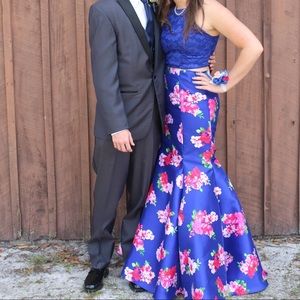 Prom dress in amazing shape only worn once.